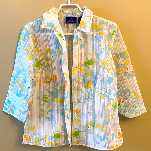 EUC Petite 3/4 sleeve top..2/35 - Picture 1 of 3